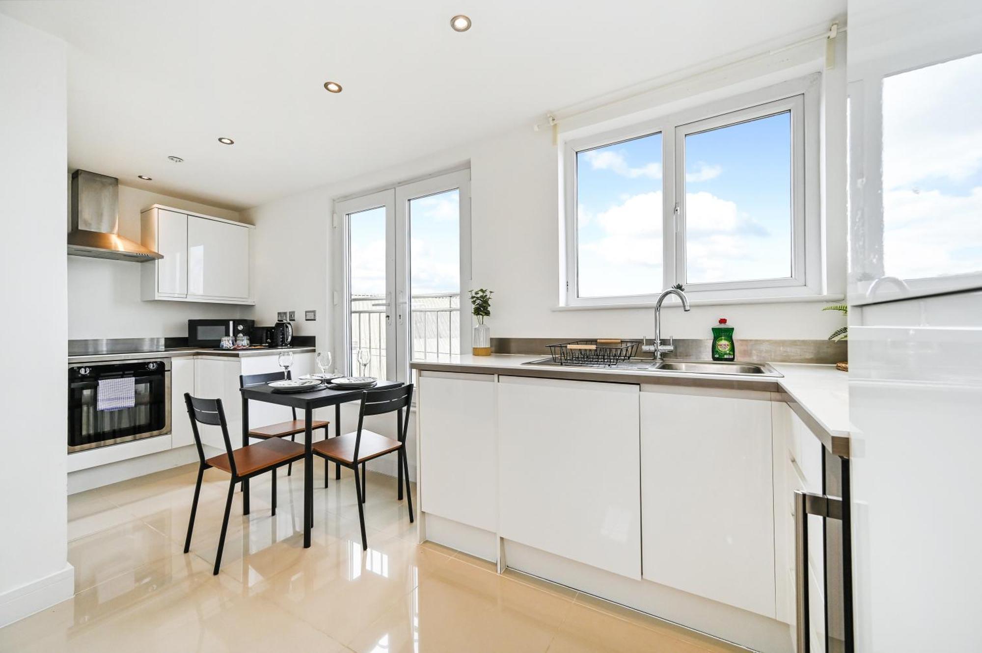Family 1 Bed Apt Near Cardiff City Centre, Free Parking, Quiet, Secure Neighbourhood Экстерьер фото
