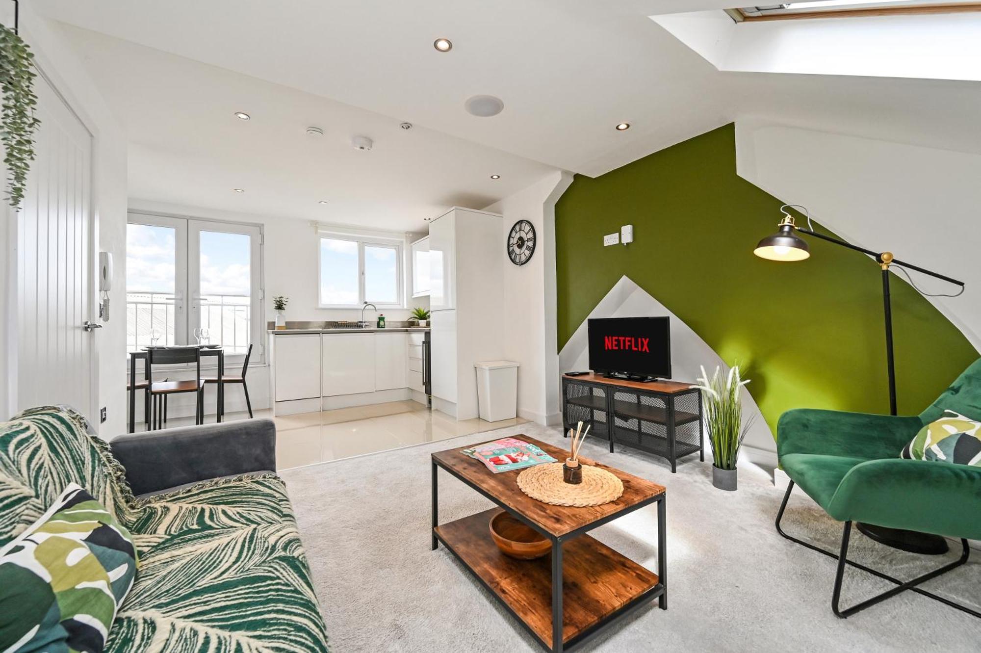 Family 1 Bed Apt Near Cardiff City Centre, Free Parking, Quiet, Secure Neighbourhood Экстерьер фото