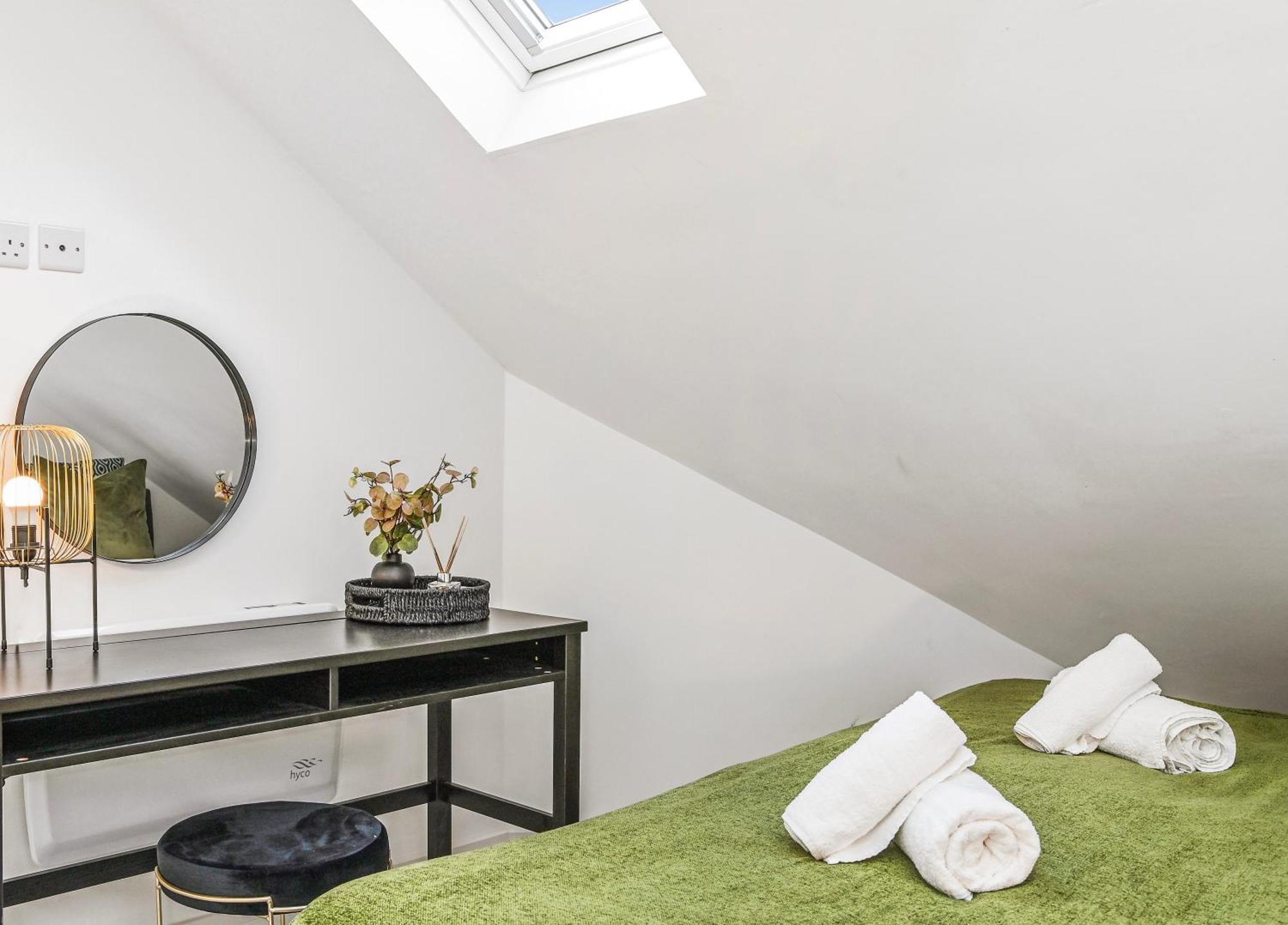 Family 1 Bed Apt Near Cardiff City Centre, Free Parking, Quiet, Secure Neighbourhood Экстерьер фото